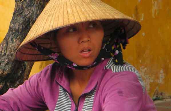 vietnam-Hoi an-junge-Frau-mit-Hut